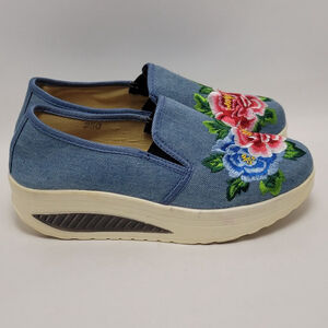 Blue Canvas Denim Floral Embroidered Slip-On Flat Wedge Sneakers Shoes Size 9